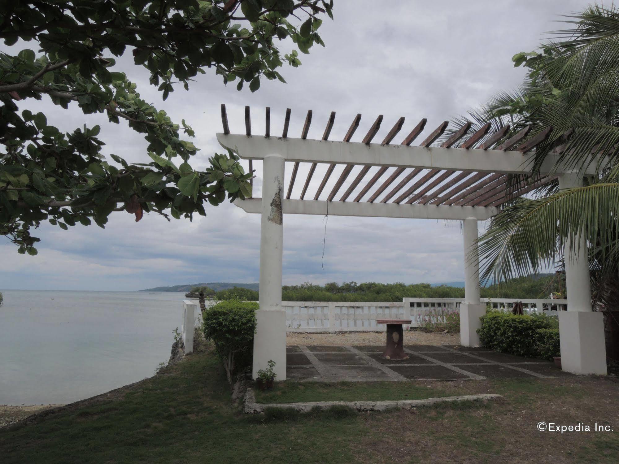 Moalboal Beach Resort Alcantara  Exterior photo